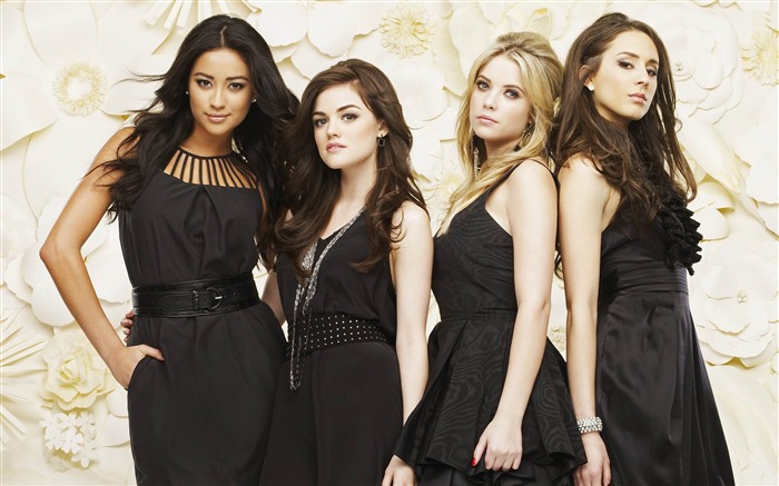 Pretty Little Liars Wallpaper 08 Views:11105 Date:2012/6/12 0:55:21