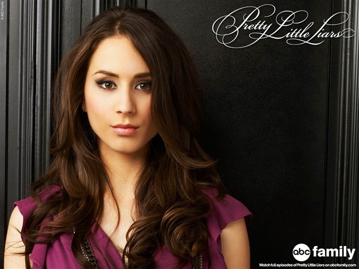 Troian Bellisario-Pretty Little Liars Wallpaper Views:22369 Date:2012/6/12 13:15:51