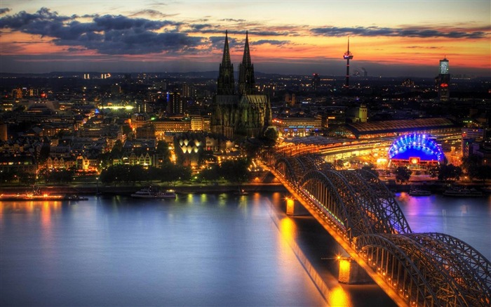 cologne night germany-city photography wallpaper Views:18836 Date:2012/6/17 14:22:54