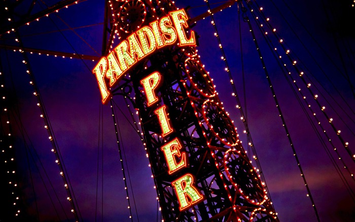 paradise pier-city photography wallpaper Views:9891 Date:2012/6/17 14:29:55