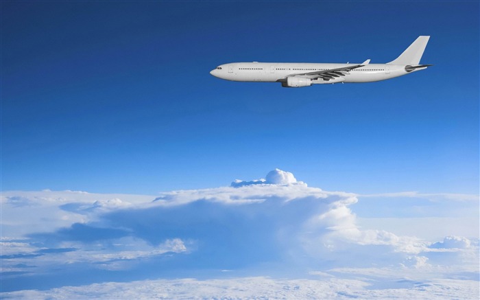 Airbus above the clouds-Aircraft transport Wallpaper Views:13397 Date:2012/7/26 1:55:32