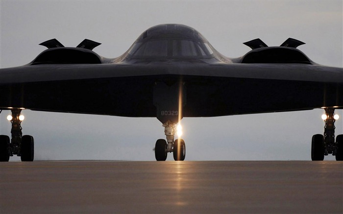 B1-Military aircraft wallpaper Views:14940 Date:2012/7/20 12:55:48