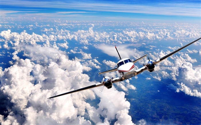 Plane Clouds-Military aircraft wallpaper Views:18899 Date:2012/7/20 13:05:12