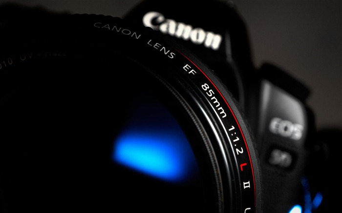 Canon Lens-brand advertising wallpaper Views:31497 Date:2012/8/13 13:13:11