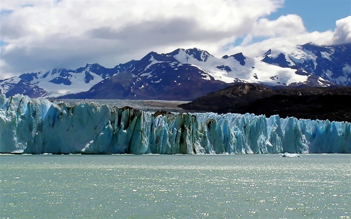 Upsala Glacier Los Glaciares National Park-landscape photo wallpapers Views:15255 Date:2012/8/24 2:41:38