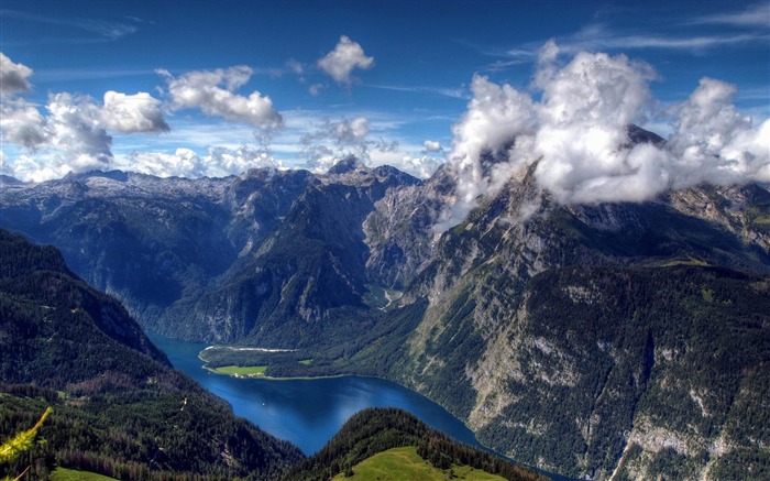 alps-Summer landscape wallpaper Views:53164 Date:2012/8/8 19:43:21