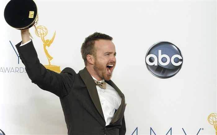 Aaron Paul-2012第六十四 Emmys Awardsのハイライトの壁紙 ブラウズ:8002