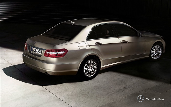 Champagne-2012 Mercedes Benz E Class Saloon HD Wallpaper Views:16077 Date:2012/9/12 10:37:25