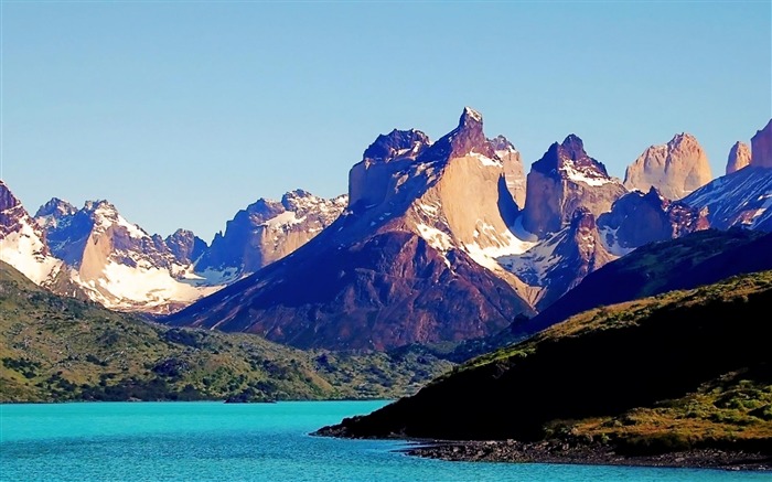 Torres del Paine National Park Chile -natural scenery wallpaper Views:16902 Date:2012/9/11 1:17:50