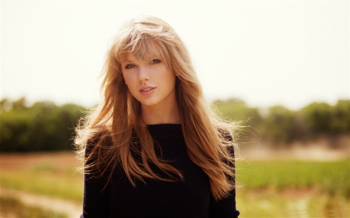 Taylor Swift-beauty singer photo wallpaper Views:39937 Date:2012/10/27 15:30:21