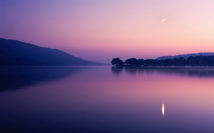 Dawn of the Lake-2012 landscape Selected Wallpaper Views:11927 Date:2012/11/17 11:57:55