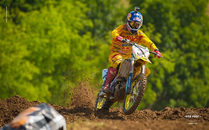 High Point Station - riders James Stewart wallpaper Views:9408 Date:2012/11/28 0:08:51