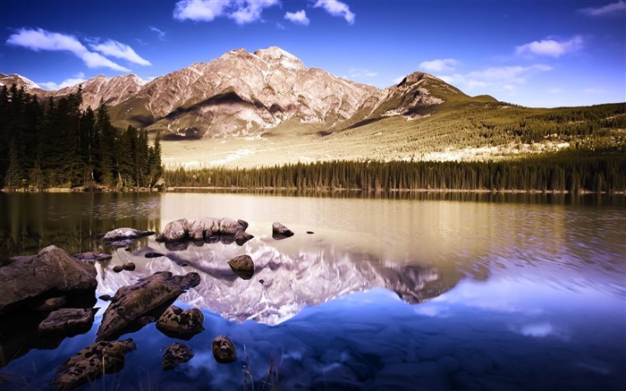 Reflective Mountains-2012 landscape Selected Wallpaper Views:9506 Date:2012/11/17 12:02:51