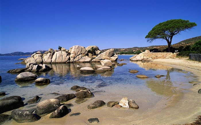 Rocky coast France-2012 landscape Selected Wallpaper Views:9659 Date:2012/11/17 12:03:50