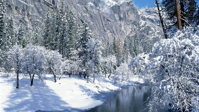 ruisseau dans les montagnes enneigées-fond d'écran paysages d'hiver Vues:44125