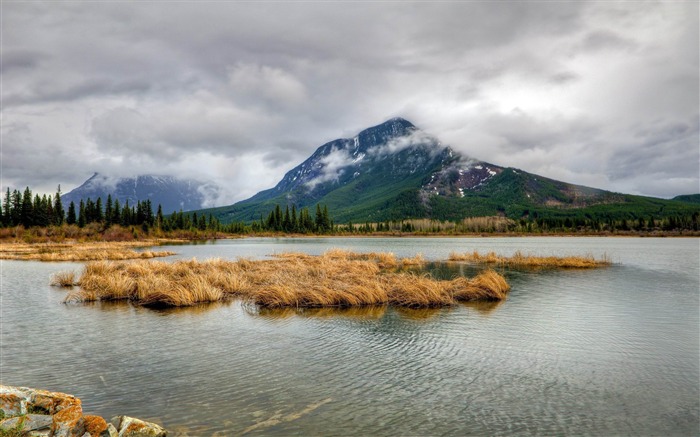 vermilion lakes-nature scenery wallpapers Views:11175 Date:2012/11/4 22:01:29