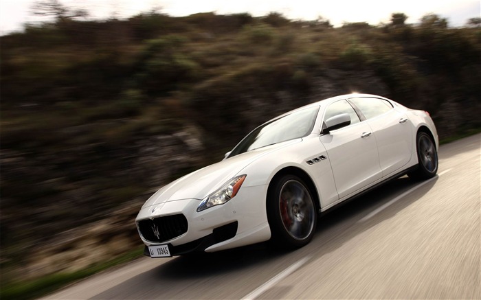 2013 Maserati Quattroporte 玛莎拉蒂 汽车高清壁纸 浏览:8018