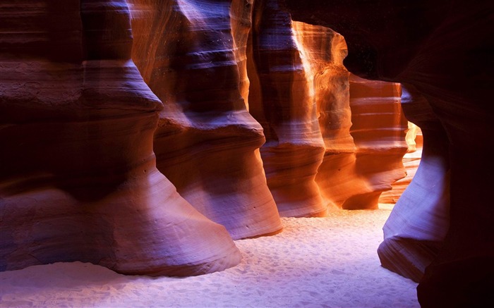 Antelope Canyon-2013 fantasy landscape wallpaper Views:10756 Date:2012/12/13 23:44:57