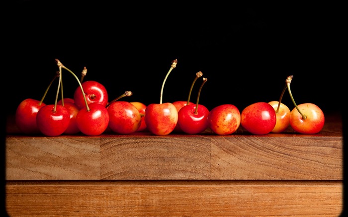 Red cherries-Ubuntu 10-04 LTS official beautiful Desktop Wallpapers Views:9631 Date:2012/12/19 0:19:10