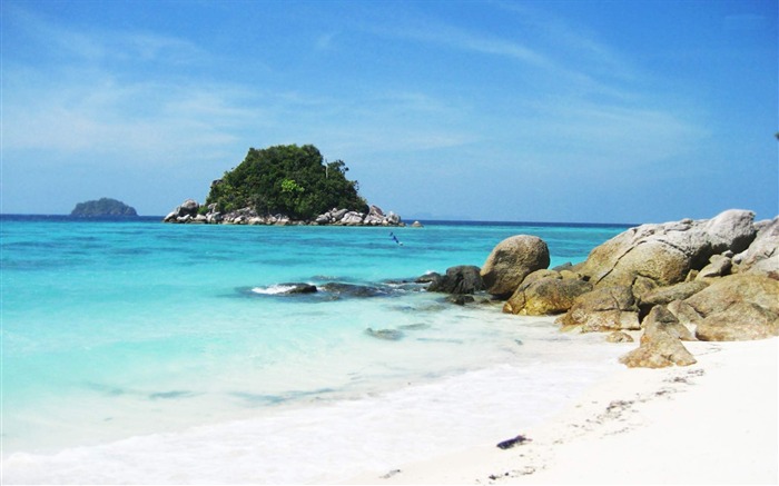 koh lipe-Sunny Beach Landscape Wallpaper Views:18082 Date:2013/1/25 14:52:55