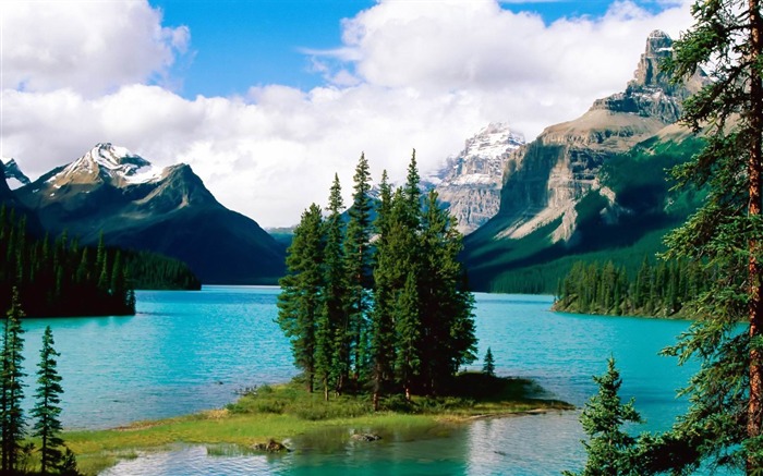 Lago de Maligne - incrível paisagem natural Visualizações:16189