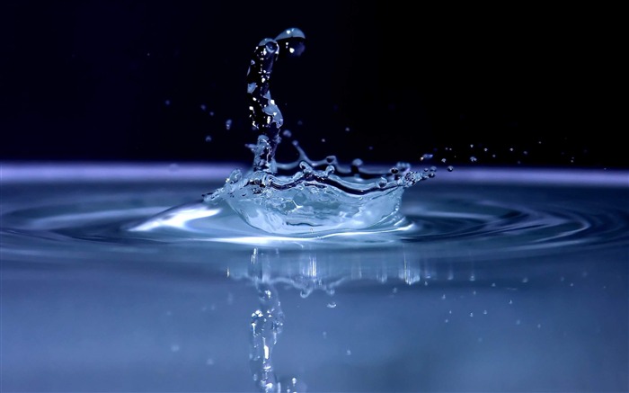 water splash-Water close up photography wallpaper 01 Views:15161 Date:2013/1/28 18:47:08