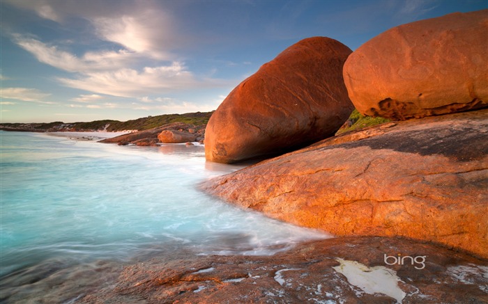 Beautiful rocky beach-2013 Bing widescreen wallpaper Visualizações:12710