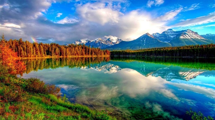 Lake-Perfect natural HD Desktop Wallpaper Views:29651 Date:2013/2/22 9:04:02