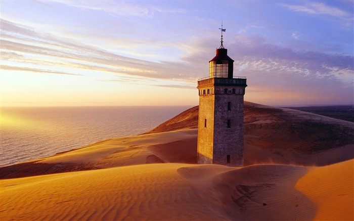 Lighthouse-Perfect natural HD Desktop Wallpaper Views:12395 Date:2013/2/22 8:55:41