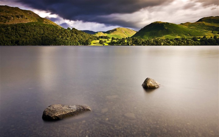 green hills around a lake-Perfect natural HD Desktop Wallpaper Views:9640 Date:2013/2/22 9:00:22