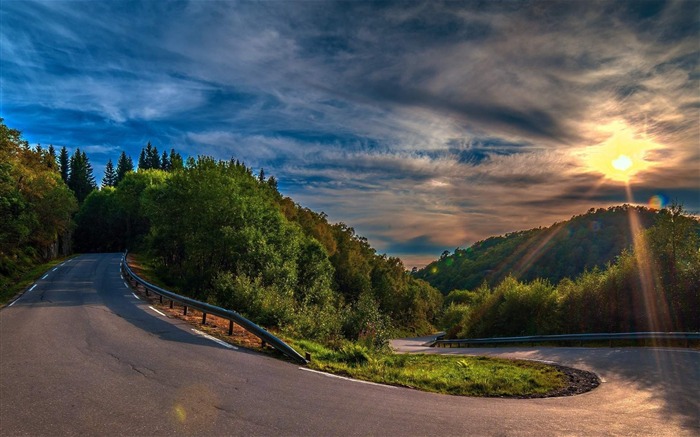 sunny mountain road-Natural scenery HD Wallpaper Views:31440 Date:2013/2/27 19:00:18