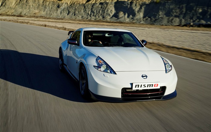 2014 Nissan 日产370Z NISMO汽车高清桌面壁纸 浏览:8263