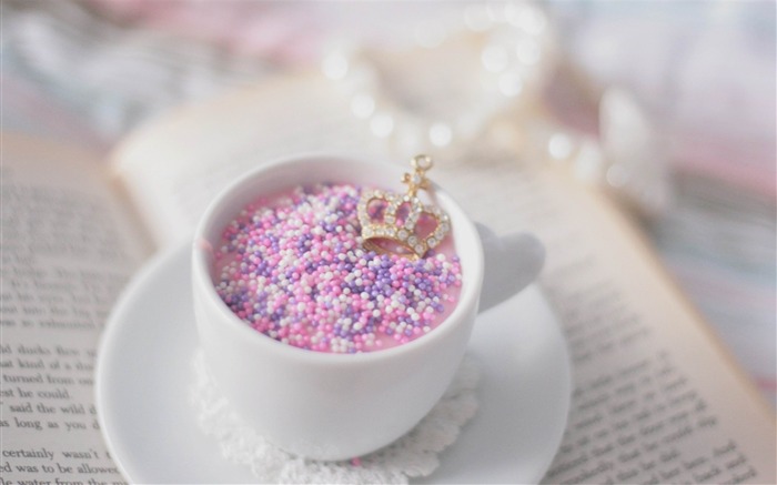 cup sprinkling souvenir paper-quality Desktop HD wallpaper Views:8487 Date:2013/3/14 22:25:50