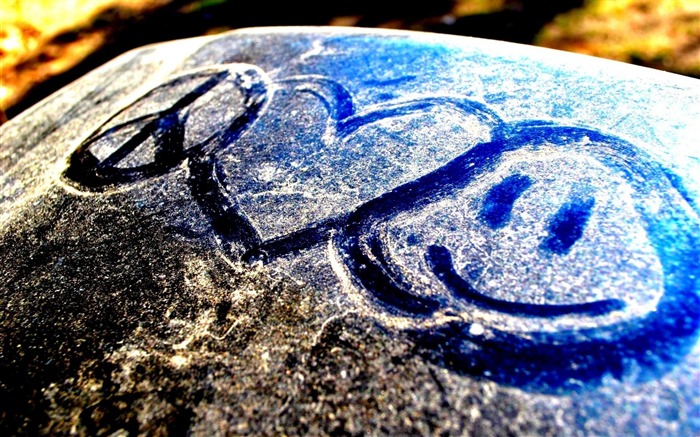 snow heart peace drawing glass-quality Desktop HD wallpaper Views:9412 Date:2013/3/14 22:31:46