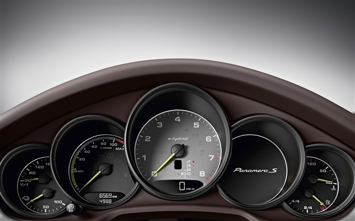 2014 Porsche Panamera Auto HD Desktop Wallpaper 07 Views:9620 Date:2013/4/11 0:03:33