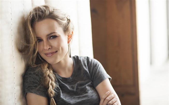 Bridgit Claire Mendler beauty girl HD papel de parede de mesa 05 Visualizações:9651