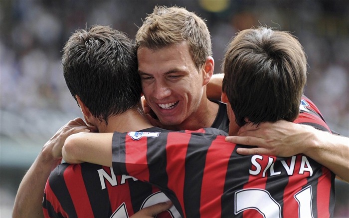 Edin Dzeko David Silva Samir Nasri-Football moment HD Wallpaper Views:10900 Date:2013/4/17 0:12:51