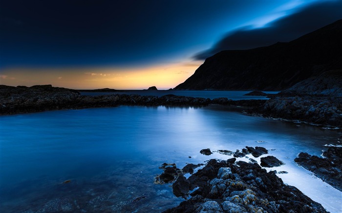 fondo de pantalla azul oscuro noche-paisaje widescreen Vistas:13760