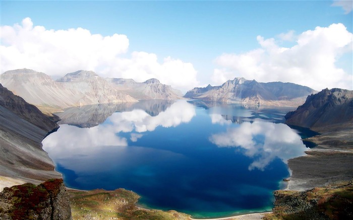 heaven lake china-Landscape widescreen wallpaper Views:10157 Date:2013/5/7 22:44:34