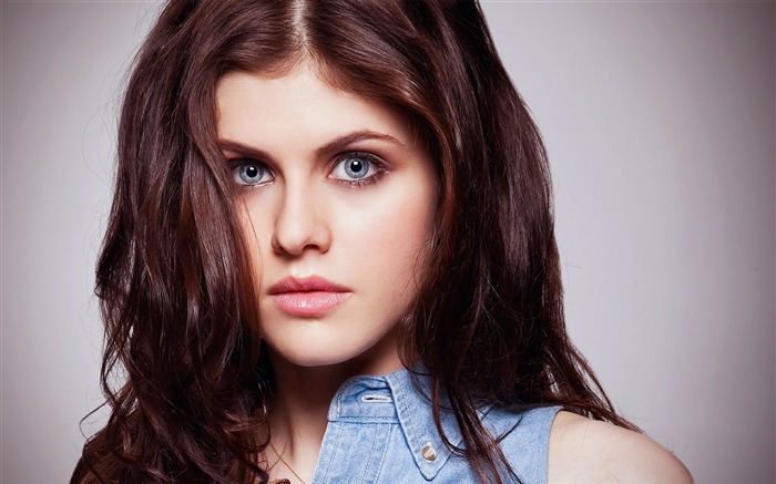 Alexandra Daddario-Beauty photo HD wallpaper Views:37598 Date:2013/6/23 9:43:20