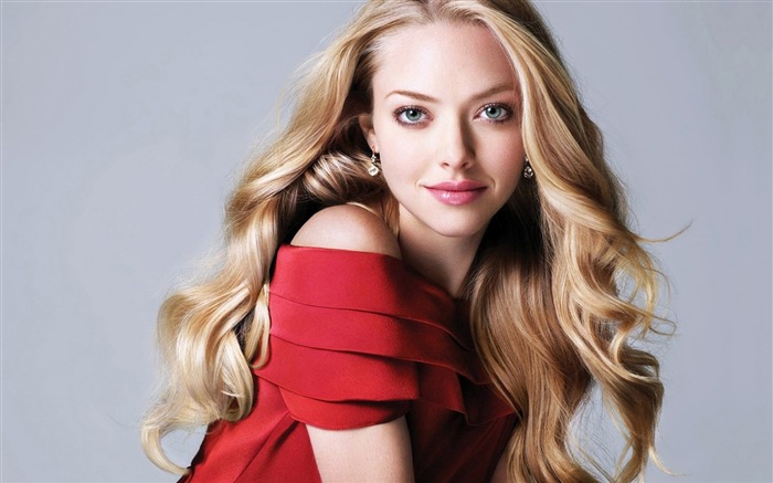 Amanda Seyfried 阿曼达·米切尔·塞褔里德-美女写真高清桌面壁纸 浏览:13413