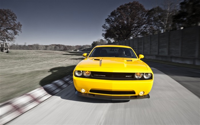 Dodge Challenger SRT-2013 Car HD Wallpaper Visualizações:9936