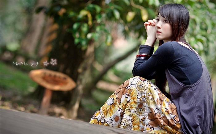 Roadside rest-oriental beauty girl HD photo wallpaper Views:10846 Date:2013/6/16 10:32:58