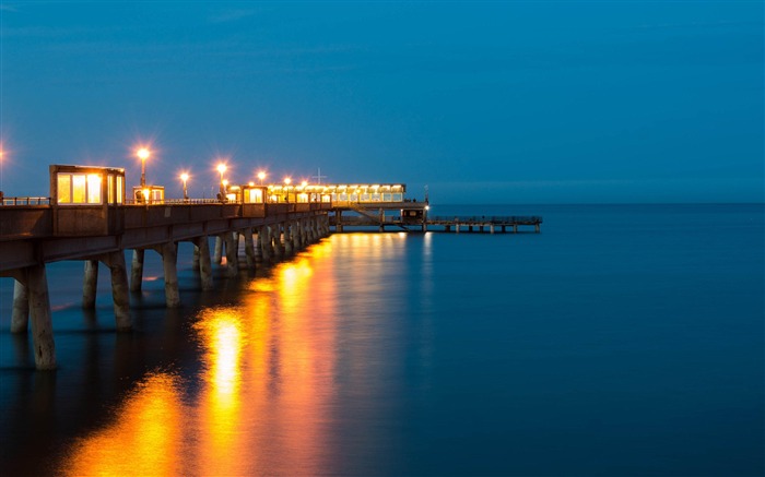 The night view of harbor-Summer landscape wallpaper Views:35287 Date:2013/6/4 23:24:31