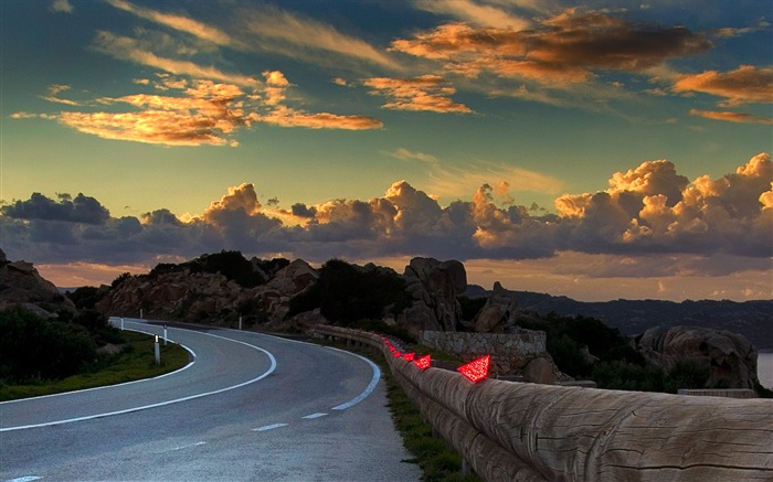 Winding streets Sardinia-Windows wallpaper temas Visualizações:8965