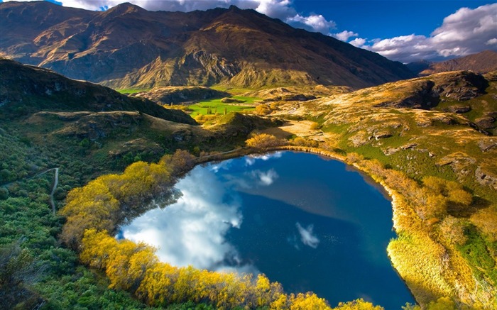 lago em forma de coração - paisagem bonita Visualizações:14244