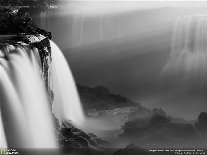 Iguazu sun rays-National Geographic Wallpaper Views:9734 Date:2013/8/2 11:59:20