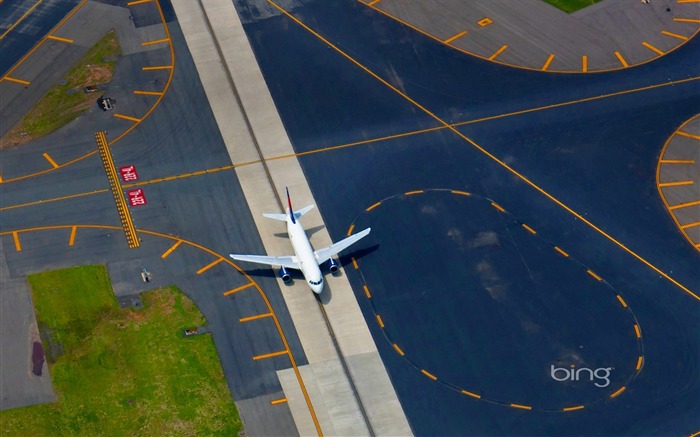 空港タキシング航空機-2013年9月Bingの壁紙 ブラウズ:8755