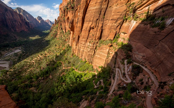 Steep Canyon-September 2013 Bing wallpaper Views:7687 Date:2013/9/7 22:36:43