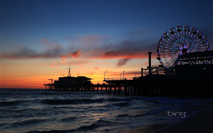 Sunset offshore drilling platforms-September 2013 Bing wallpaper Views:11069 Date:2013/9/7 22:38:33